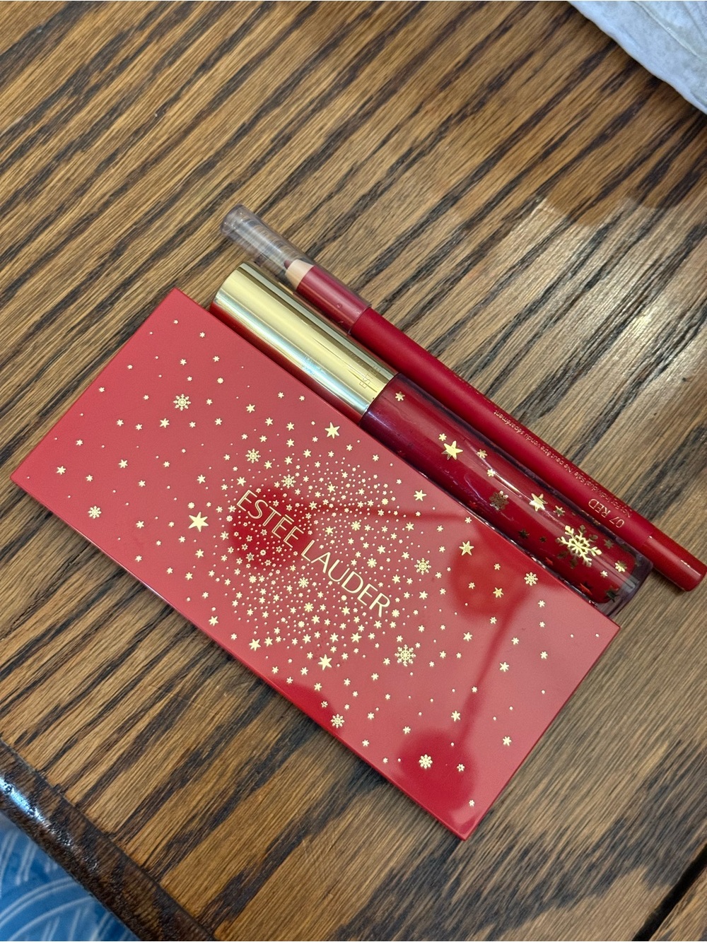 Estee Lauder | Makeup Set - Picture 2 of 8